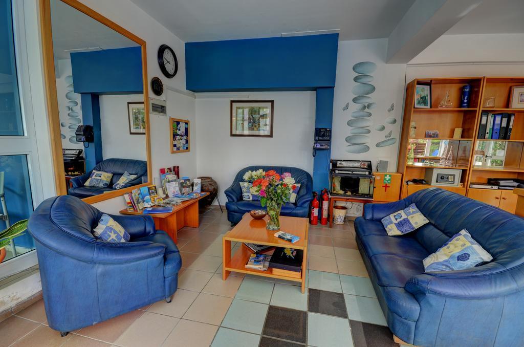 Renos Apartments Polis Dış mekan fotoğraf