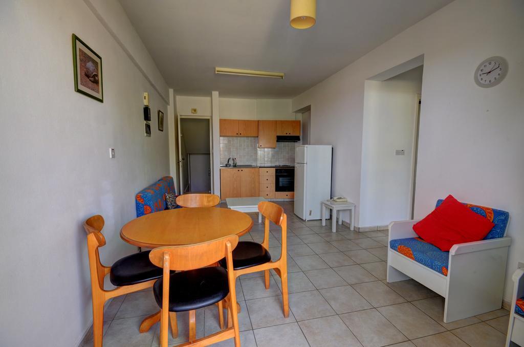 Renos Apartments Polis Dış mekan fotoğraf