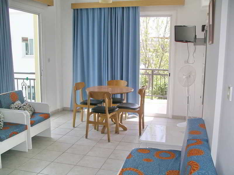 Renos Apartments Polis Dış mekan fotoğraf